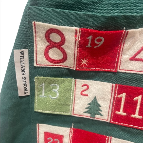 WILLIAMS SONOMA NWOT Christmas Advent Calendar Kids Apron - Picture 3 of 5